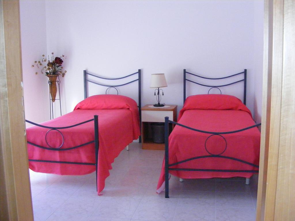 Casa Vacanze Isabella Aliano Екстериор снимка